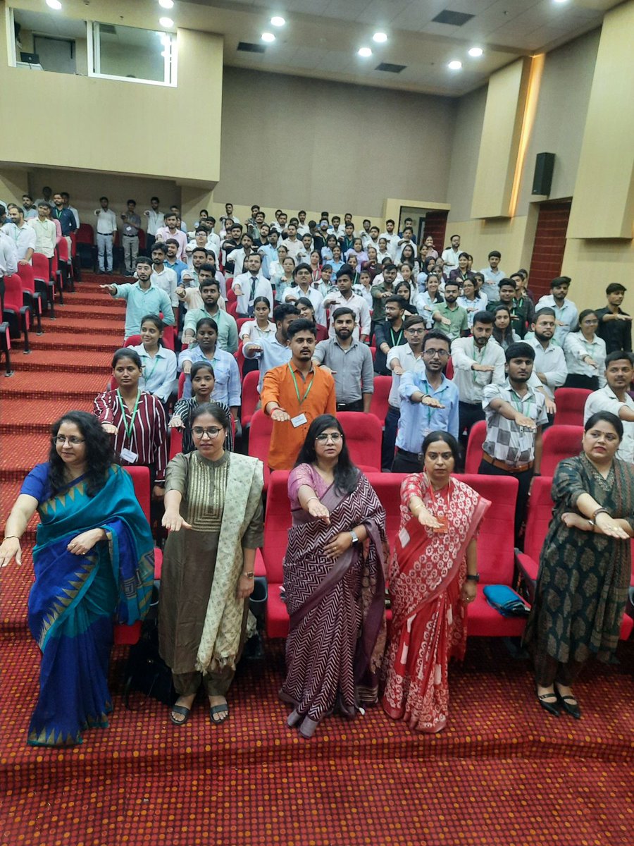 vedikafn's tweet photo. वेदिका फाउंडेशन और नेहरू युवा केंद्र के द्वारा "स्वभाव स्वच्छता, संस्कार स्वच्छता" पर गौतम बुद्ध नगर में आयोजित किया गया सेमिनार. @PMOIndia @SwachhBharatGov @dmgbnagar  #SwachhtaHiSeva2024 #SwachhBharatMission #SwachhSurvekshan2024 https://t.co/I6U8FXQdku