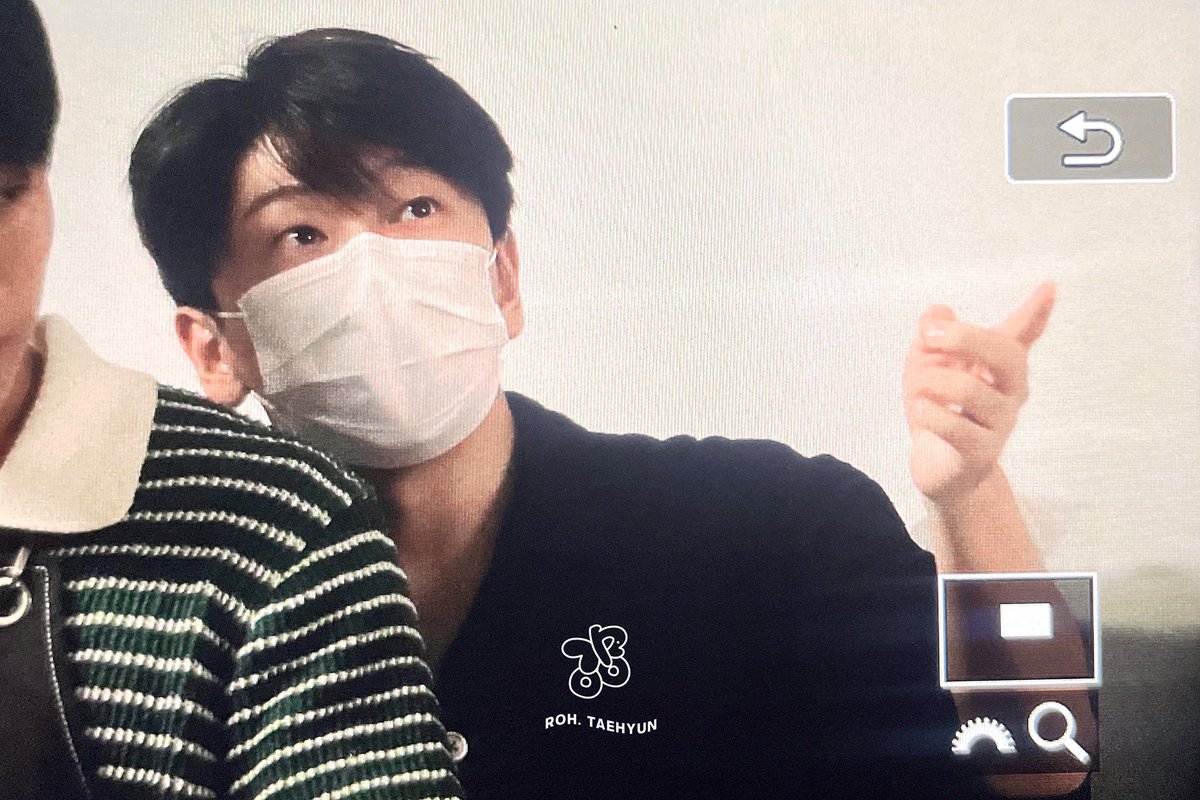 노태현은 소문난 마성의 남자다
보기 전까지도 보고 싶고
보고 있어도 보고 싶고
보고 와서도 보고 싶다