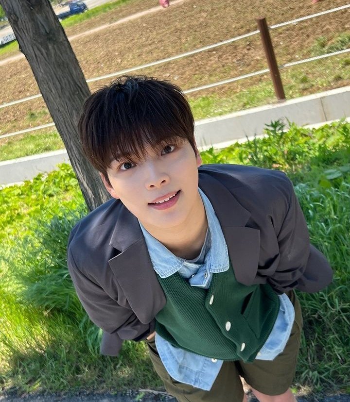 IAMTREASURES's tweet photo. Happy birthday junseong!! I'm so happy to see your growth😭 I'm wish you to be healty and happy always take care babe. We love u so much ghostie will always be on your side no mattter what.. Happy happiest birthday my angel👻🤍
#CHOIJUNSEONG #최준성 #HBD_JS
#GHOST9 #고스트나인 https://t.co/26WjIqrTXX
