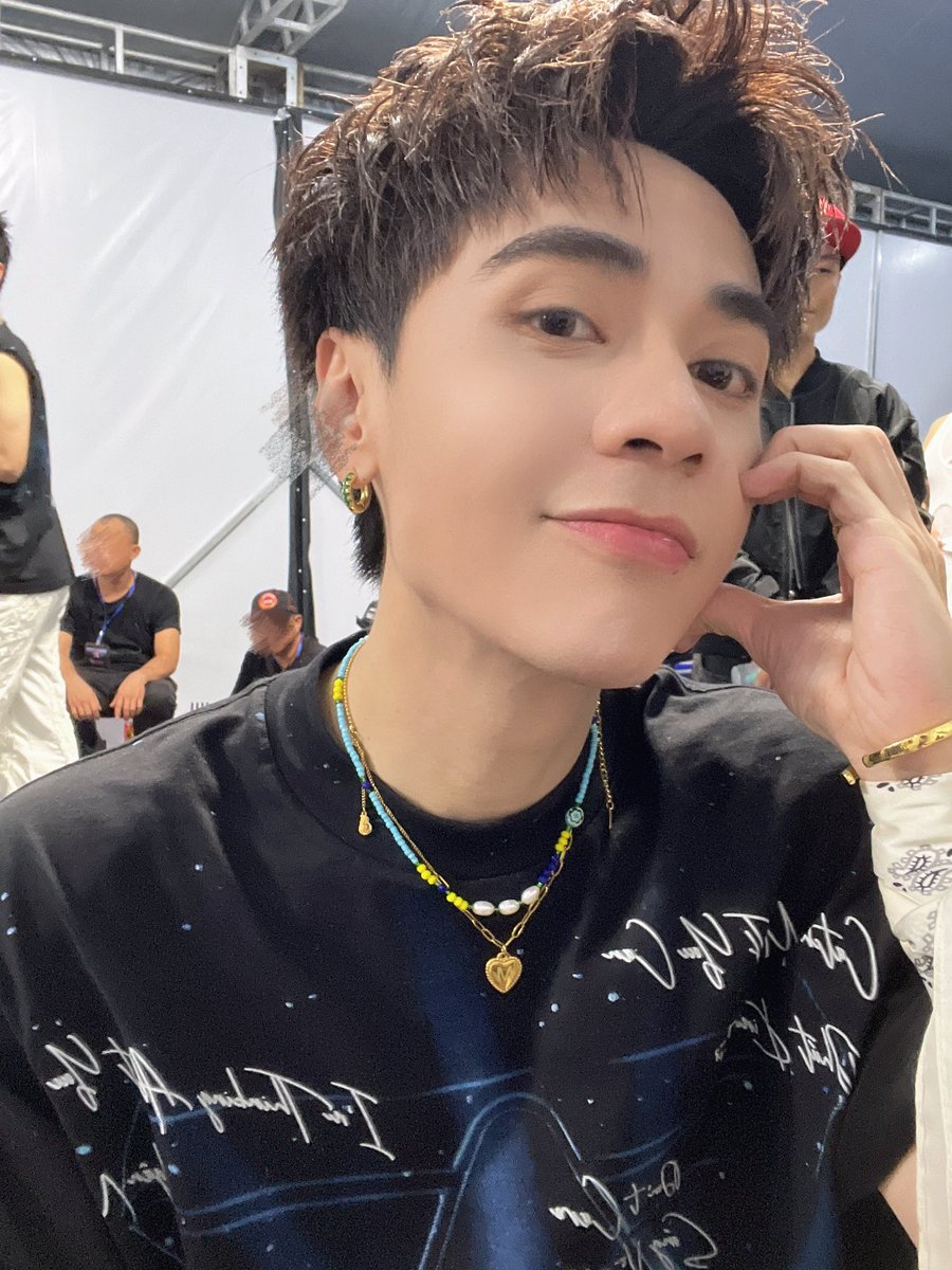 Cảm ơn tất cả mọi người thật nhiều cho đêm nay và cả chặng đường Anh Trai Say Hi vừa qua 🤍💙🩷🙏🏻🙏🏻🙏🏻

#QuangHungMasterD