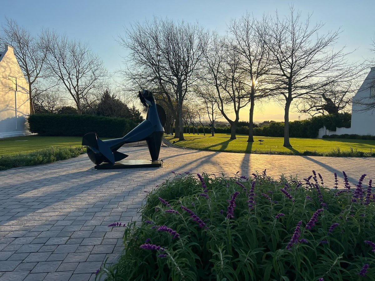 MolisanaRE's tweet photo. Self Care Saturday ⛳️
I try to find enough courage to just keep putting one foot in front of the other
📍 A walk across the golf course and through the vineyards at @SteenbergFarm
#Steenberg
#discoversteenberg https://t.co/RMZilYjaoY