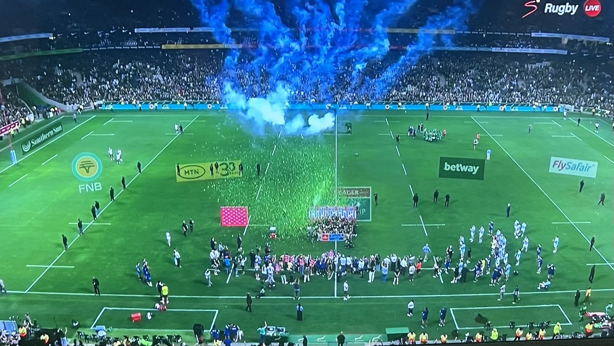 There is a piece of PhD research waiting to be done on how a rugby team built a country when politicians all around them were failing. 
#RSAvARG 
#Springboks 
#SARugby