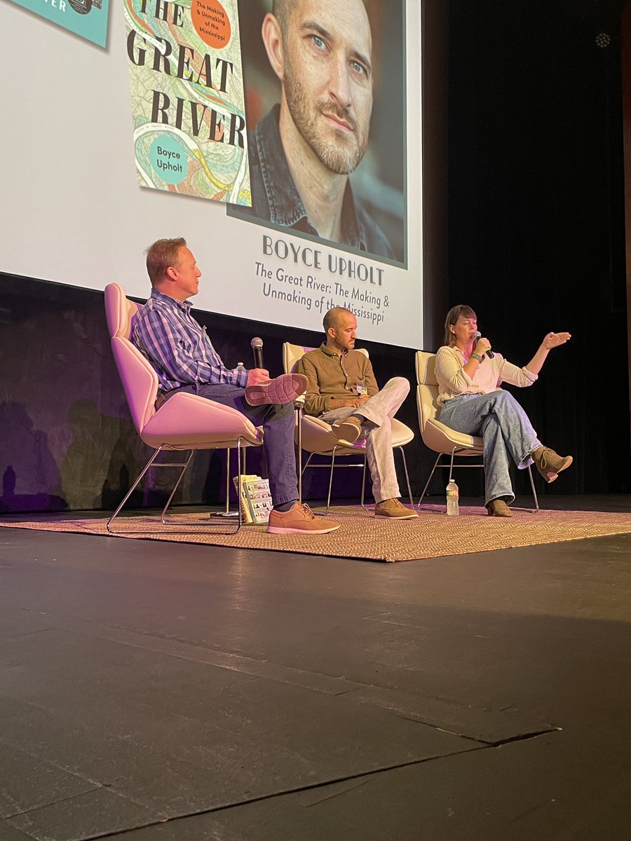 There’s been a dizzying amount of activity this morning at Library Square for the Six Bridges Book Festival. Looking through the schedule, it’s hard to choose which sessions to attend! It’s Fest Madness!
Come visit Library Square today and make some new literary friends 😁📚😁🤝
