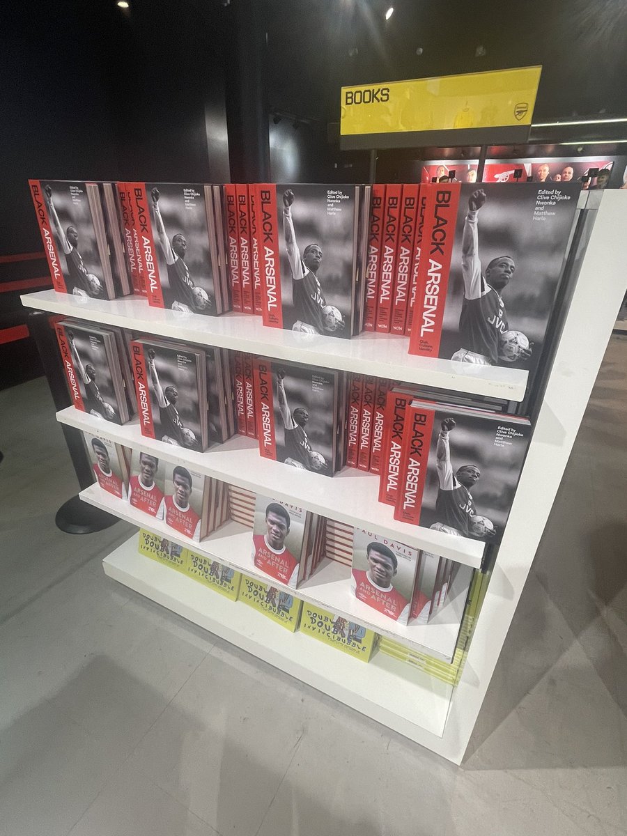First visit to the Armoury store since publication day before kick off today to see these placed on the <a href="/Arsenal/">Arsenal</a> store shelf. Extremely proud to see that the book has been received so positively 🙏🏽