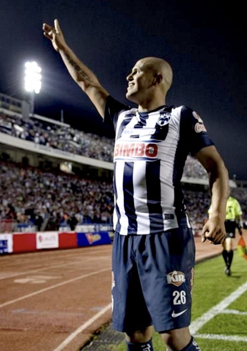 axelsolisrmz's tweet image. Arreglemos esto de forma civilizada……

Quien es el mejor jugador extranjero en la historia del Fútbol Regio ?

#Gignac -  LIKE 👍

#ChupeteSuazo 
Retweet 🔁

@Rayados 
@TigresOficial 
#Rayados 
#Tigres
