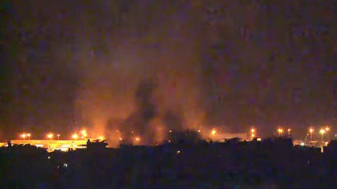 rifain_nouvelle's tweet photo. 🔴⚡️URGENT : Le Liban est plongé en enfer, la moitié sud de Beyrouth est en ce moment rayé de la carte, l'aviation israélienne et la marine stationné au large du Liban bombarde sans relâche le sud de Beyrouth. https://t.co/YbU3aK3NPA
