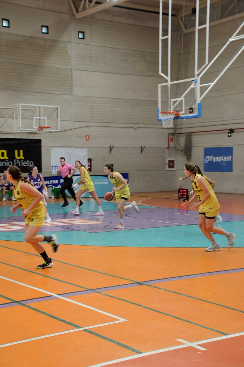 FABGranada's tweet photo. 🏆 #CopaDip @dipgra
⏱️3ºC
@GMASB_ 29
@CDPresenGranada 32 
#AficionFAB https://t.co/ub2aP9p5hq https://t.co/dhDePb2R7a