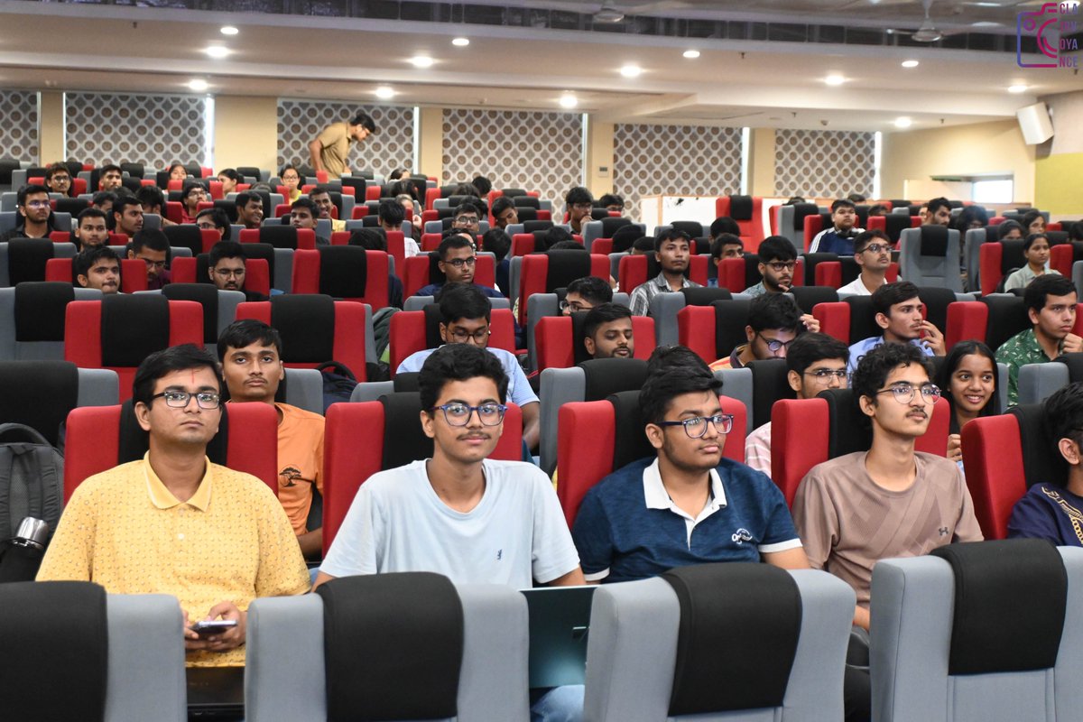 techclub_nitd's tweet photo. 🚀 GenAI for Freshers Workshop at NIT Delhi! 🌟

UpVision - Technical Club, in collaboration with UnsaidTalks , hosted an inspiring GenAI for Freshers Workshop on 18th September 2024. 🎉 https://t.co/W1z7YgsCuu