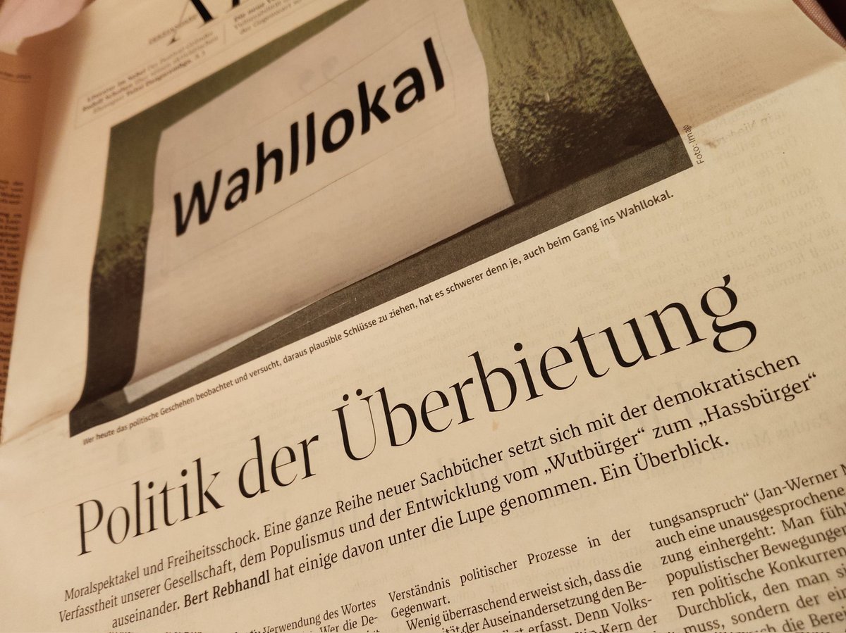 Vom Wutbürger zum Hassbürger. Moralisch überlegen. Völliger "Kontrollverlust gegenüber den [sozialen] Medien". Herleitung von Systemablehnung. <a href="/BertRebhandl/">ichbinnichtmehrda</a> im Album von <a href="/derStandardat/">DER STANDARD</a> über drei Sachbücher zur "demokratischen Verfasstheit unserer Gesellschaft". Bitte mehr davon.