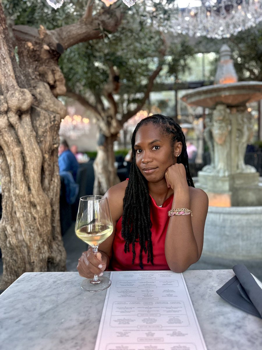 raeNOcharles's tweet image. Dinner in Napa 🥂