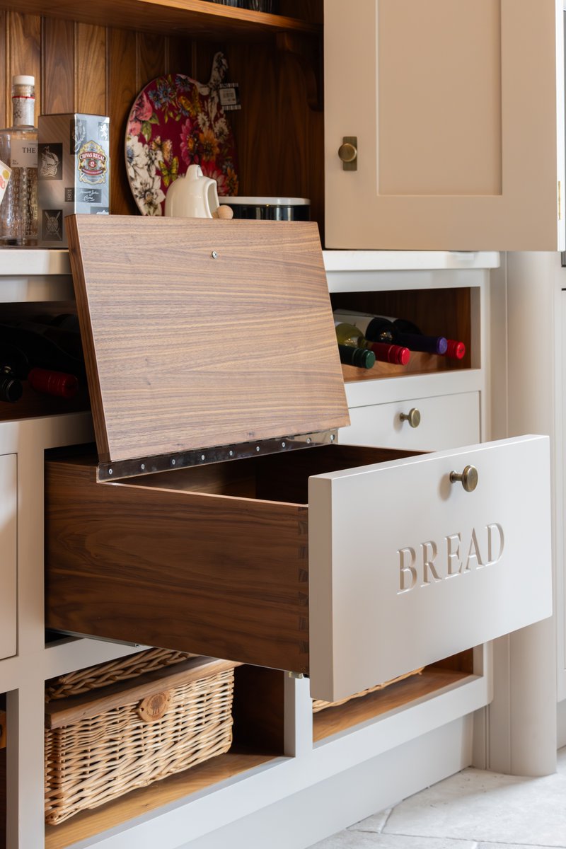 Crofts & Assinder tweet media