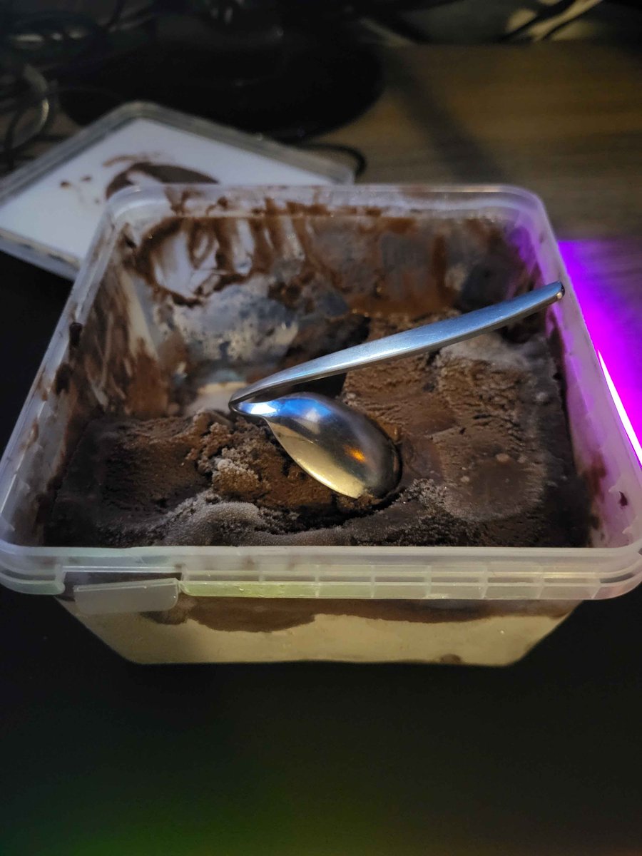 im going to cry please i just wanted ice cream
