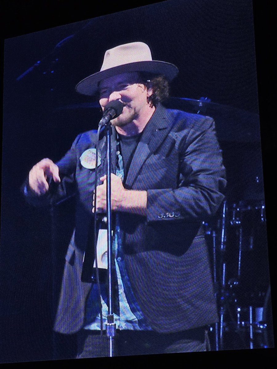 HawkJam12's tweet image. Scenes from #Ohanafest last with Pearl Jam.