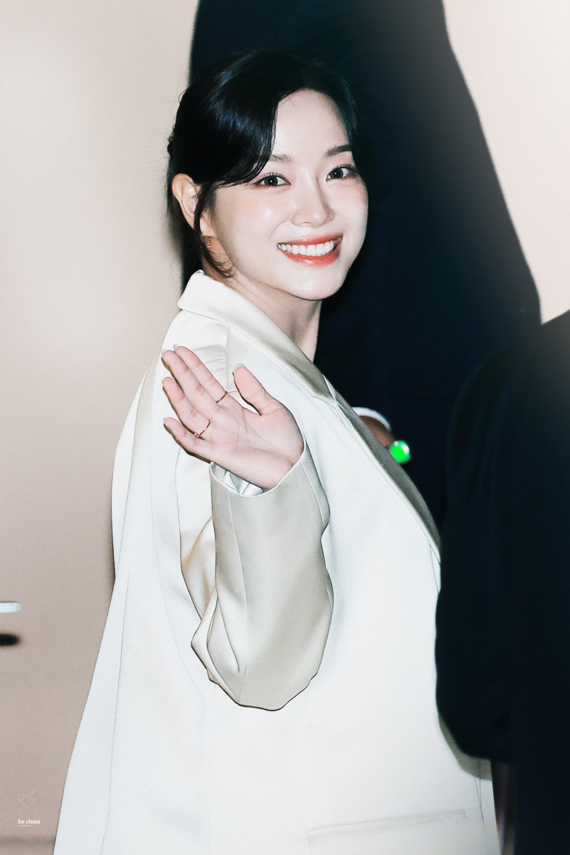 be_clean828's tweet photo. 240926
롱샴 퇴근

#김세정 #KIMSEJEONG 
#세정 #SEJEONG https://t.co/lTiEHlC3wu