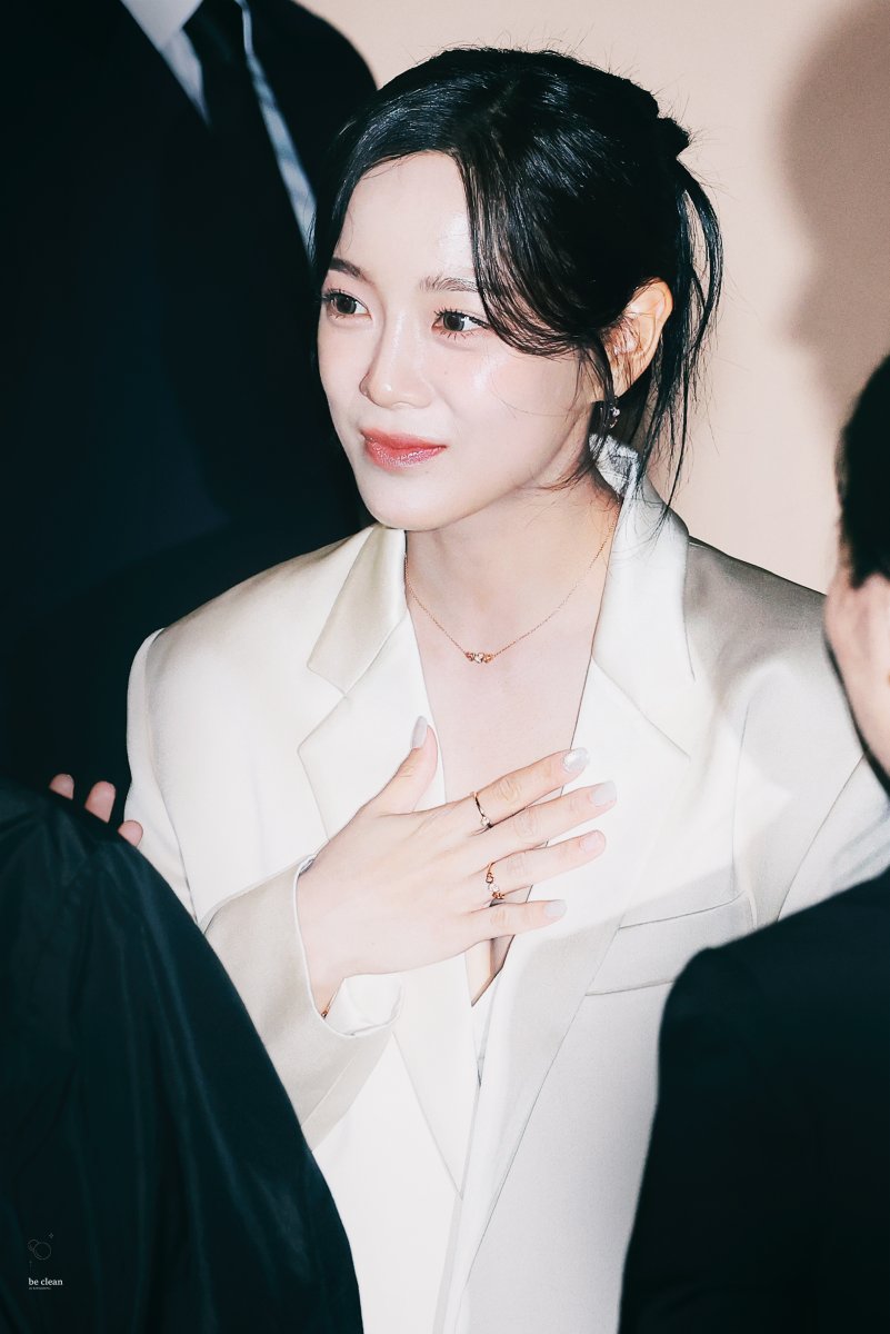 240926
롱샴 퇴근

#김세정 #KIMSEJEONG 
#세정 #SEJEONG