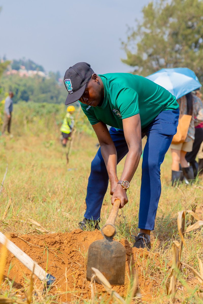 PMudakikwa's tweet photo. Earlier today, organizers and participants of the just concluded #AFSA2024 Inaugural Conference took part in the monthly community work known as #Umuganda in #Rwanda, as a social responsibility activity of the conference.

They planted trees in the Nyandungu Urban Wetland Eco-Tourism park @nyandungupark to support the county’s environmental conservation and climate resilience efforts 🍀