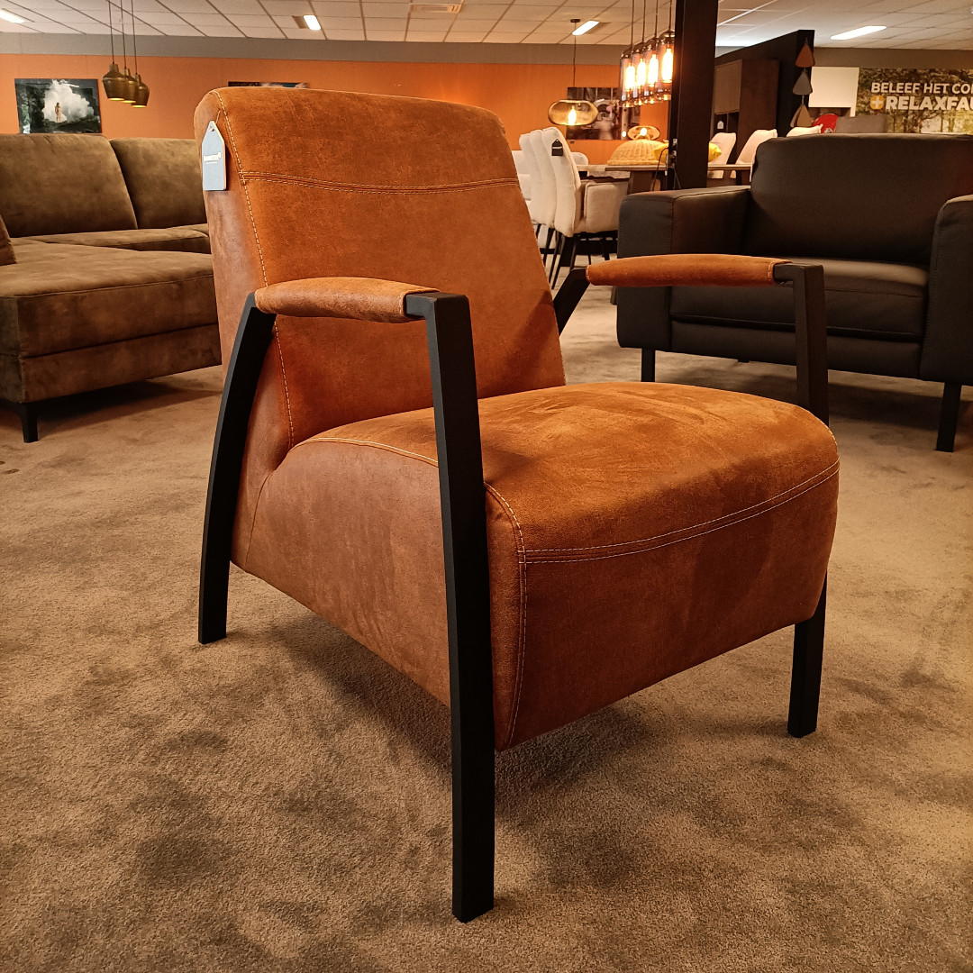 BankstelPlus's tweet photo. Ontdek Fauteuil Simo!🤩

Verassend comfortabel, stijlvol en keuze uit vele verschillende kleuren stof en leer.
Verkrijgbaar vanaf €411,-

Proefzitten? Dat kan aan de Van Vlissingenstraat 45 in Assen!😄 https://t.co/S8RgFbsja8