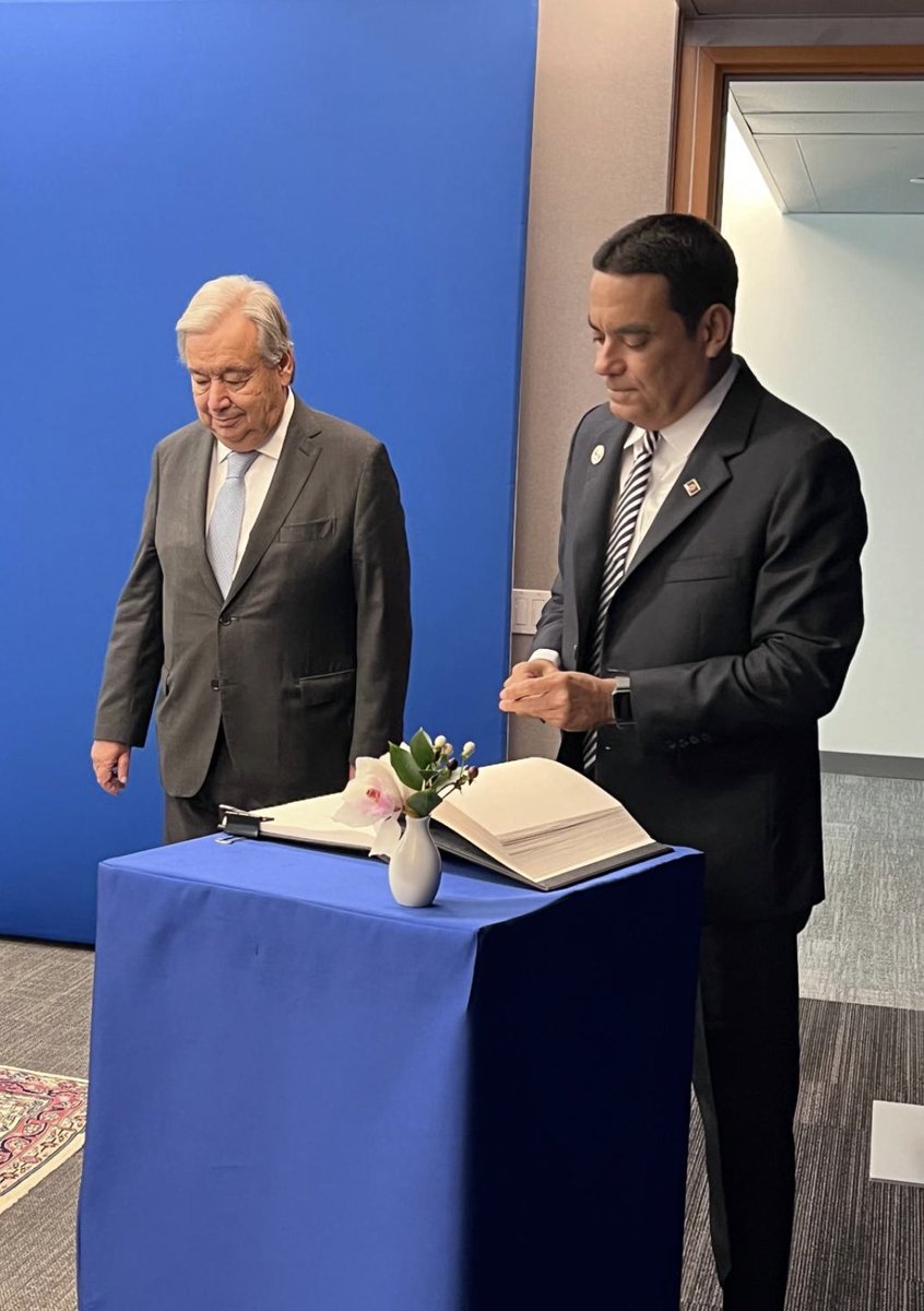 Belize MFAFT 🇧🇿 (@mfabelize) on Twitter photo At #UNGA79 FM Fonseca met with H.E. António Guterres <a href="/antonioguterres/">António Guterres</a> SG of the UN. In their cordial meeting, they exchanged views on SIDS, the MVI, regional issues, the situation in Haiti and the bilateral relations between Belize and Guatemala. 🇧🇿🇺🇳
#BelizeDiplomacy At #UNGA79 FM Fonseca met with H.E. António Guterres <a href="/antonioguterres/">António Guterres</a> SG of the UN. In their cordial meeting, they exchanged views on SIDS, the MVI, regional issues, the situation in Haiti and the bilateral relations between Belize and Guatemala. 🇧🇿🇺🇳
#BelizeDiplomacy