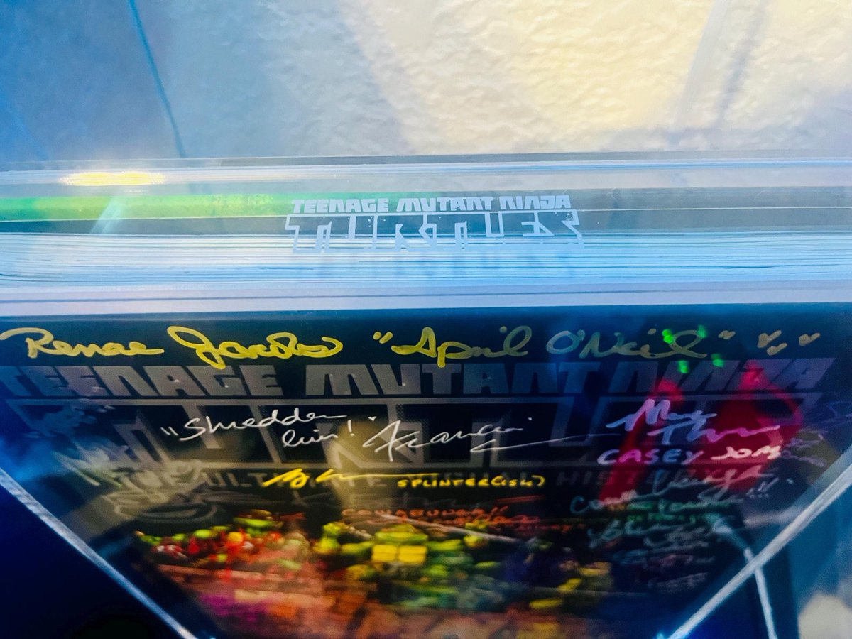 retroboxed's tweet photo. Check out this Teenage Mutant Ninja Turtles book, signed by the original voice actors and movie actors, encased in a custom-made acrylic display! Perfect for any TMNT fan or collector! 
Cowabunga! 🐢💥 https://t.co/w94WUzzu8y
