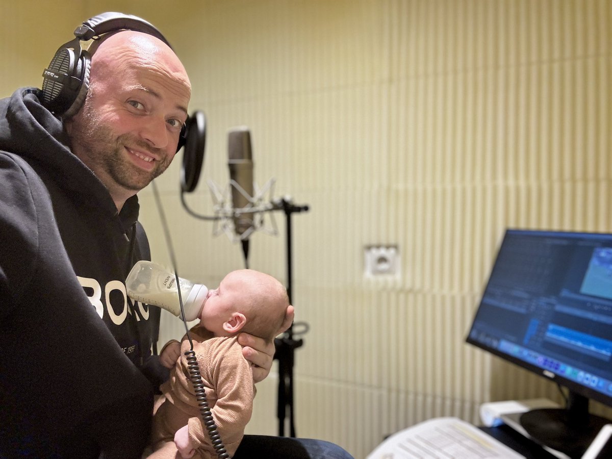 Piet-Cees van der Wel (@pietcees) on Twitter photo Dit jaar mag ik weer de samenvattingen van <a href="/HHCHardenberg/">HHC Hardenberg</a> inspreken. Mannen kunnen óók multitasken dames! 😜 Bo zag HHC drie puntjes pakken in en tegen <a href="/vvnoordwijk/">vv Noordwijk</a> 💪🏻. eyecons.com/videos/oranje-… Dit jaar mag ik weer de samenvattingen van <a href="/HHCHardenberg/">HHC Hardenberg</a> inspreken. Mannen kunnen óók multitasken dames! 😜 Bo zag HHC drie puntjes pakken in en tegen <a href="/vvnoordwijk/">vv Noordwijk</a> 💪🏻. eyecons.com/videos/oranje-…