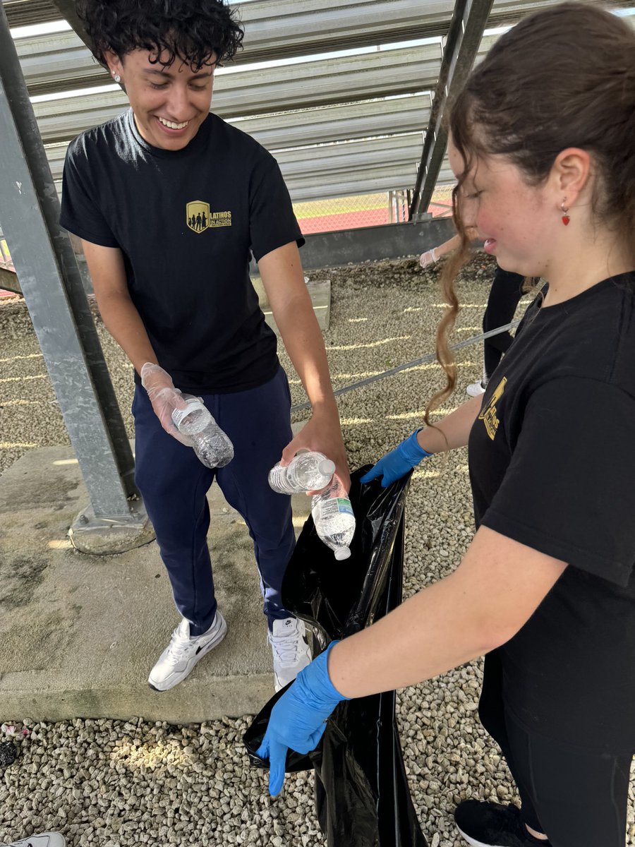 Saturday morning stadium cleanup! #LatinosInAction #WildcatPride #ProgressNotPerfection <a href="/latinosinacti0n/">Latinos In Action</a> @PrincipalWHS <a href="/WHSWildcats_Ath/">Western Wildcats Athletics</a>