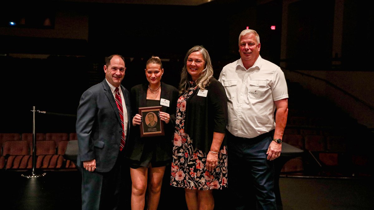 EKUHoops (@ekuhoops) on Twitter photo Congratulations to former Colonel <a href="/1nmay0/">Nick Mayo</a> who was inducted into the <a href="/EKUSports/">EKU Sports</a> Hall of Fame today.
Nick is playing professionally in Japan and couldn't be here today.  His family accepted on his behalf.
Thank you Nick for all you gave to EKUHoops! Congratulations to former Colonel <a href="/1nmay0/">Nick Mayo</a> who was inducted into the <a href="/EKUSports/">EKU Sports</a> Hall of Fame today.
Nick is playing professionally in Japan and couldn't be here today.  His family accepted on his behalf.
Thank you Nick for all you gave to EKUHoops!