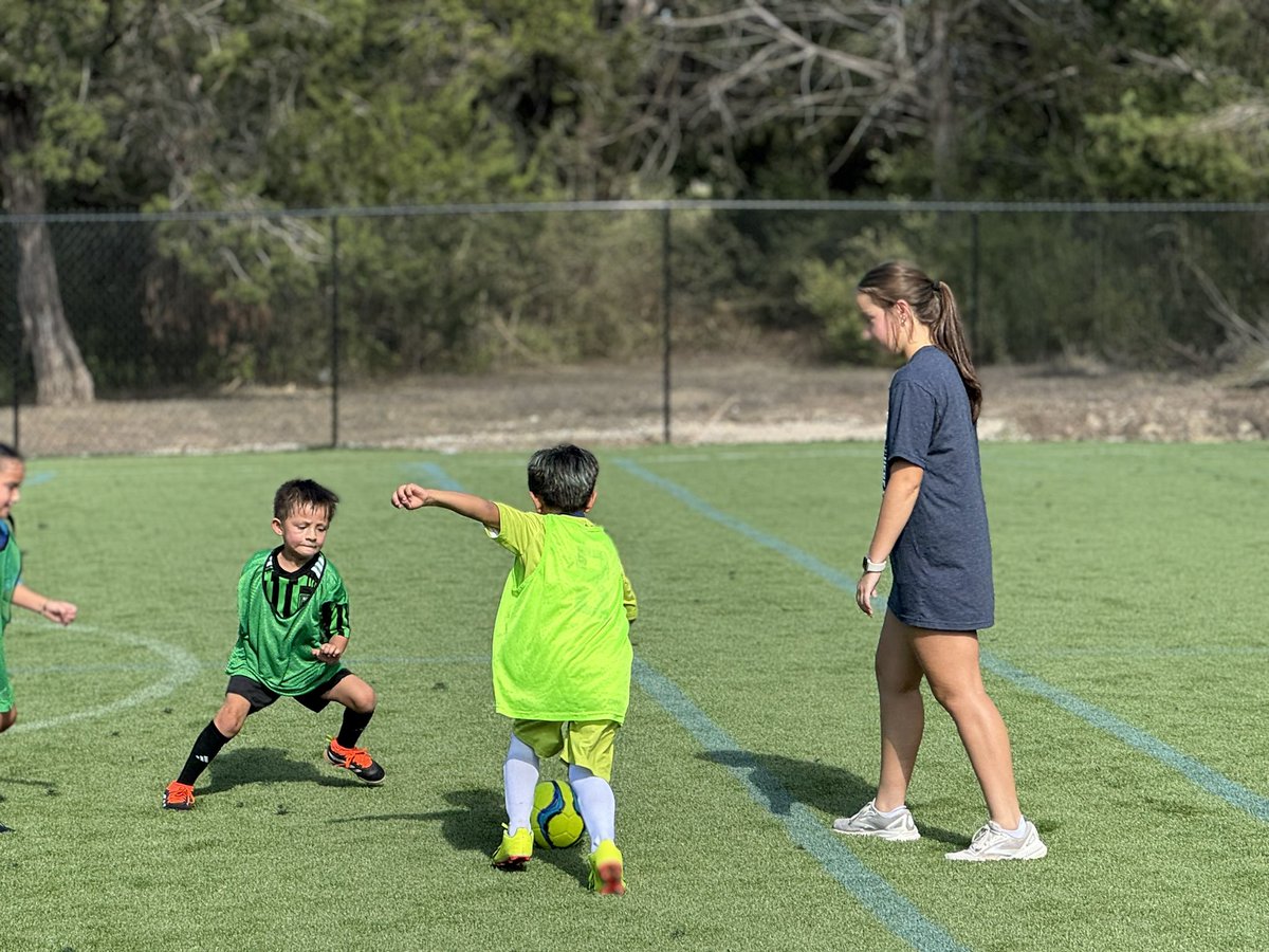AudreyECox's tweet photo. Coaching kinder players and developing their skills this season is teaching me so much! On to my @ecnltexas conference cup matches! https://t.co/7kakz7QjDE