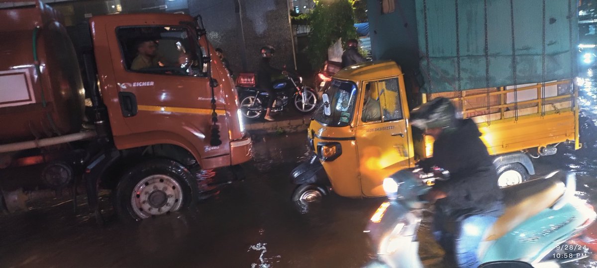 ThisIsNiru's tweet photo. Hello Bengaluru,  
This is what we get after paying huge taxes. This is Spice Garden, Marathahalli. There are 200+ PGs, we pay high taxes, and in return, we receive this beautiful infrastructure. This message is for all three parties: BJP, Congress, and JDS. https://t.co/NUQScHYxyK