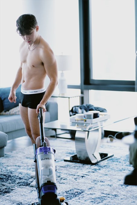 Can I clean your house? https://t.co/vieP4a1ie1 https://t.co/iG1hyoBiNB