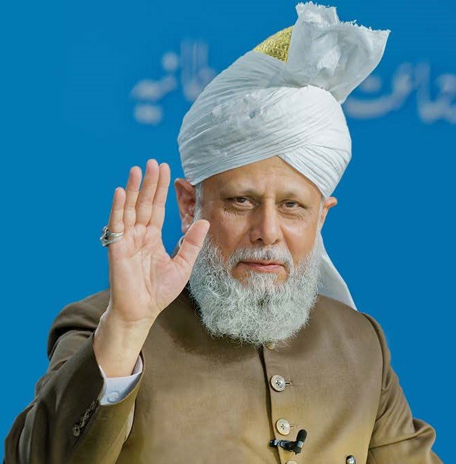AhmadiMuslman's tweet photo. "Our Jihad is not a Jihad of swords, guns or bombs. Our Jihad is not a Jihad of cruelty,brutality and injustice. Rather, our Jihad is of love,mercy and compassion.Our Jihad is of tolerance, justice and human sympathy. Our Jihad is to fulfill the rights of God Almighty and of His https://t.co/I11yKGrWtT