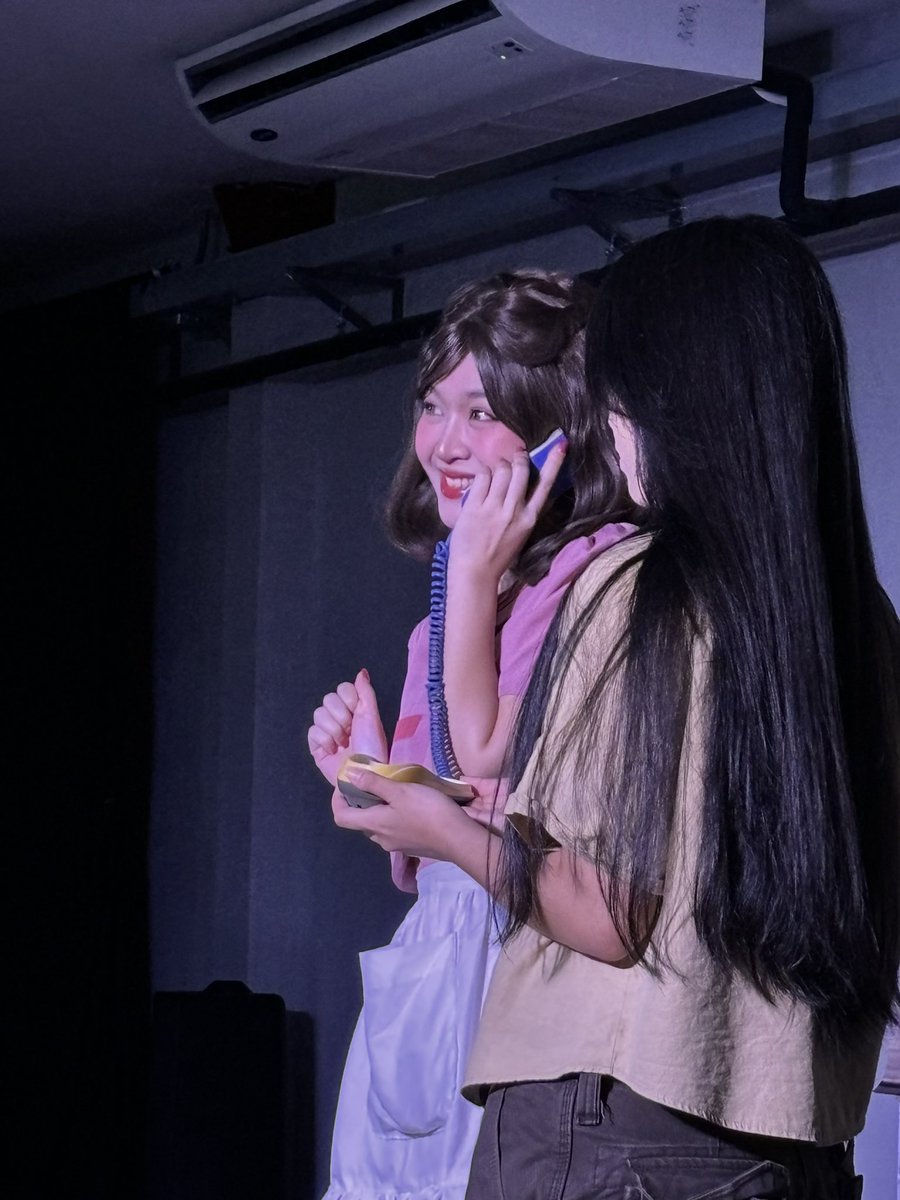 DanusornC's tweet image. อีก 1 ละครเวทีที่ได้มาดูในปีนี้ เพราะเพื่อนชวนมาดู #CallmeMyyu เนื้อเรื่องสนุกมาก มีการเปิดฉากเล่าแบบ #Untitledcase การทิ้งข้อคิดแบบ open สไตล์พี่ธัญ ที่ชอบมากคือเพลงและเสียงร้อง นสด ร้องดีทุกคน กินอะไรกันเข้าไปอ่ะ เพลงก็สนุก ยอดเยี่ยม #Playcooltheatre #OhSarahWhereAreYou