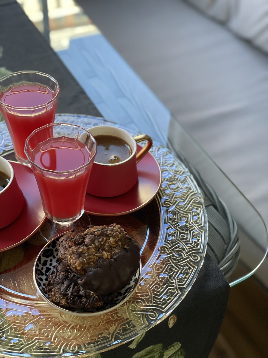 zeynebcevikbas's tweet photo. Alpişkolu atıştırmalıklar https://t.co/eGmpv739EX
