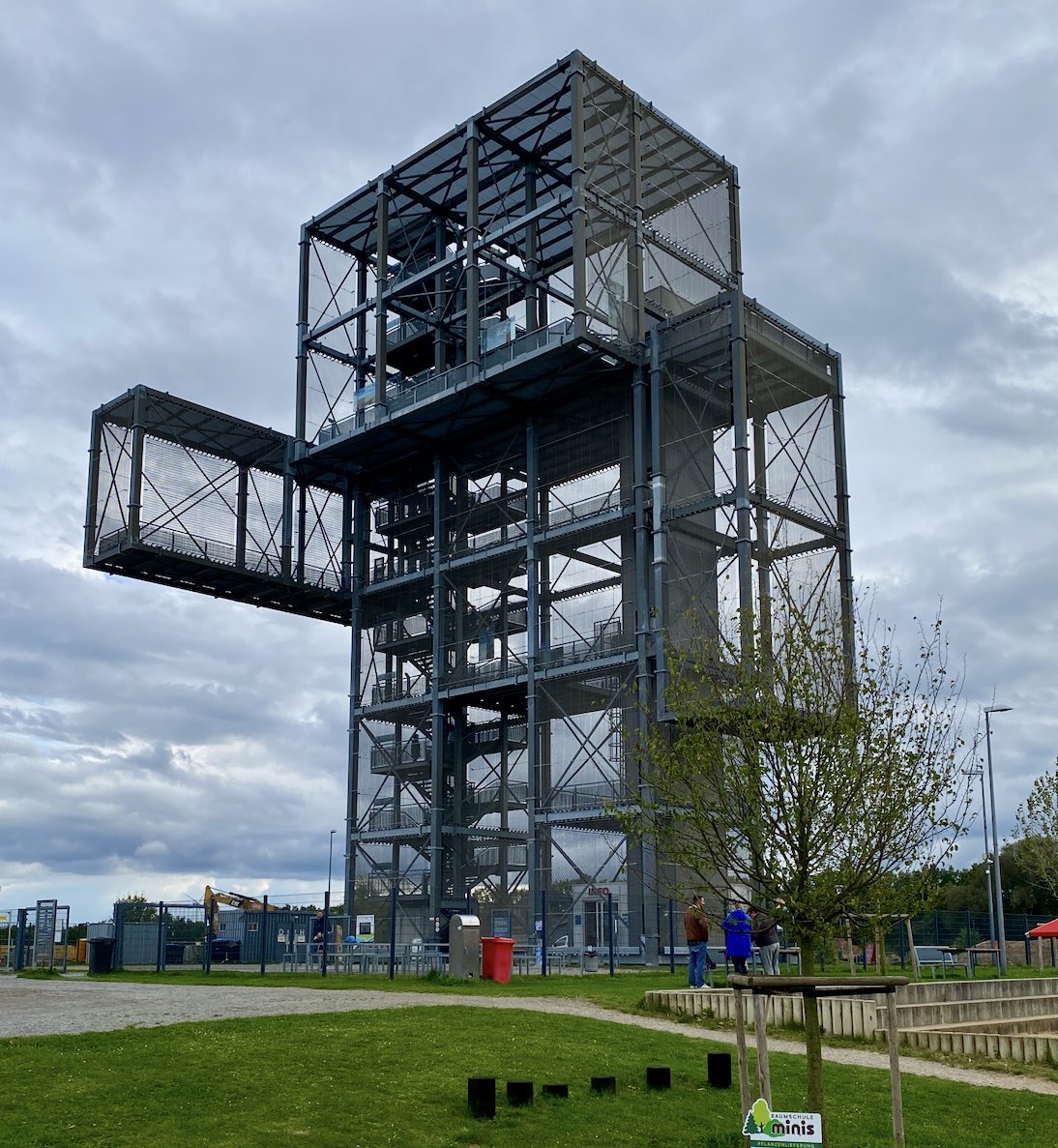 HaidaHakkinen's tweet photo. Heute mal #Tagebau #Hambach und #Inden besucht. Natürlich zum #gogeocaching 😀
#Indemann https://t.co/QdzvQ9yQTM