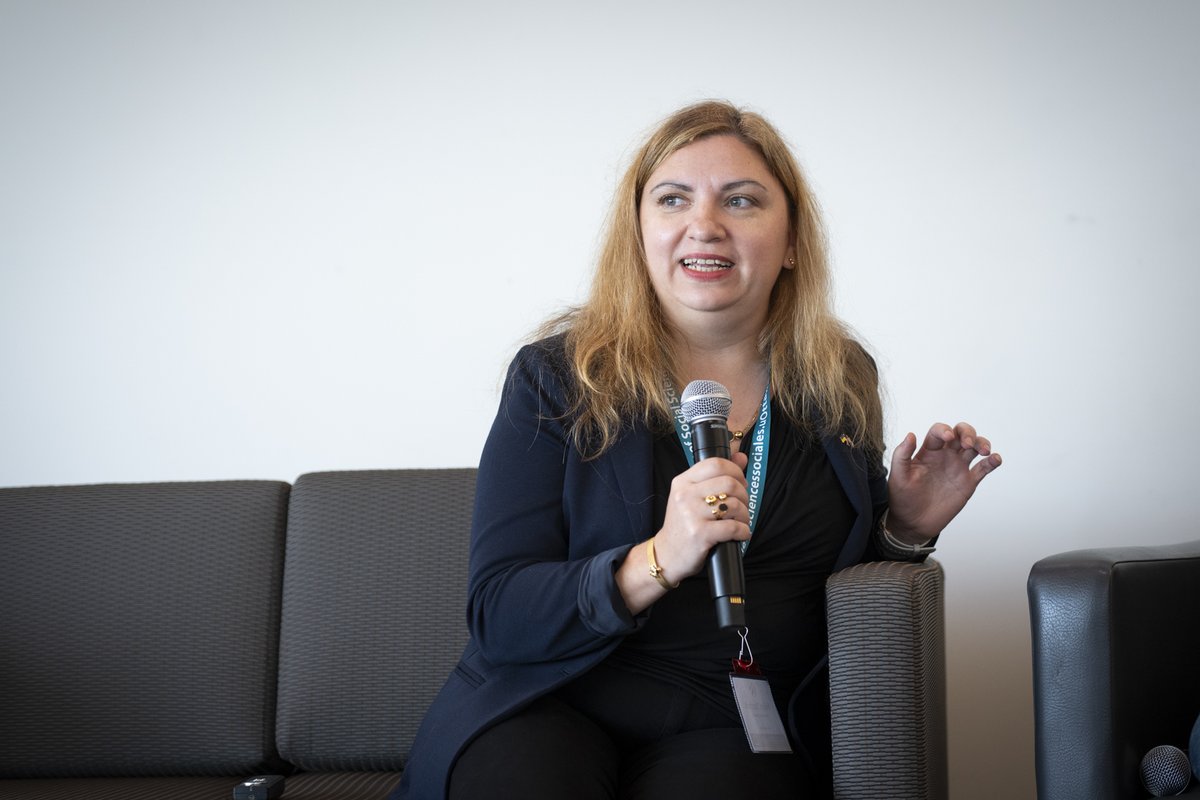 How can we remember clearly? Yuliya Yurchuk spoke about the decolonization of memory in Ukraine, examining the concept amidst the ongoing discourse since Russia's invasion in 2022. #Danyliw24 <a href="/uOttawaFSS/">Social Sciences Sociales</a> <a href="/ProvencherPhoto/">Melanie Provencher</a>