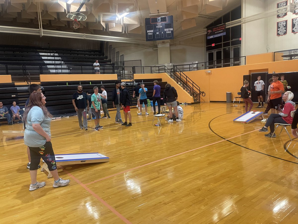 Unified cornhole tournament was a success! Love seeing the selflessness of our kids to show up to volunteer after a tough loss last night. Shows their true character. 

Cade Camac and Tanner Ashley take the gold. Only team that went undefeated.