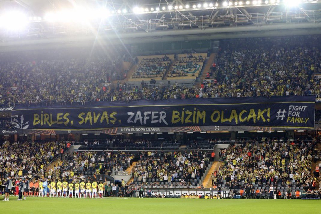 6. Haftadan bu takımı şahsi menfaatleri için  kaosa sürükleyip insanları birbirine kırdırıp düşman ettirmek isteyenlerden olmayacağız. Bu takıma ve hocaya güvenimiz sonsuz sene sonu zafer bizim olacak. Olmazsa o zaman yürüyüş nasıl yapılır istifaya nasıl çağrılır herkes görür.