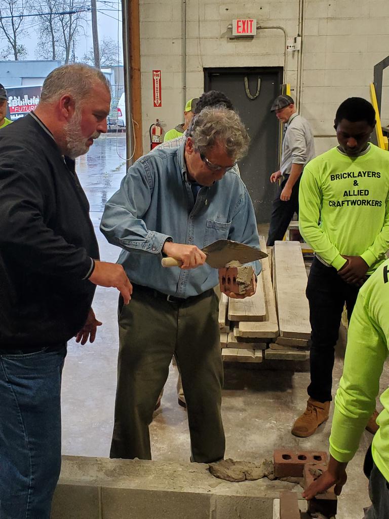 Tdriscollbac's tweet photo. Stalwart Labor Champion &amp; all-around good dude @SherrodBrown visiting w/@IUBAC apprentices in Columbus, Ohio
👊👊 https://t.co/isRuZ2GLjj