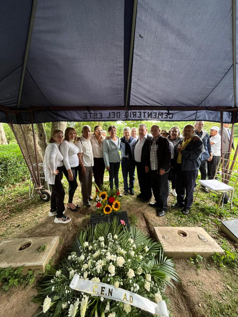 andreaparrad_'s tweet image. Los Acciondemocratista rendimos homenaje a ROMULO BETANCOURT, Padre de la Democracia de Venezuela y a JOSE VARGAS, Pdte. de la CTV por su fallecimiento. Democratas probo. lhttps://acrobat.adobe.com/id/urn:aaid:sc:VA6C2:13c7f2bf-3790-45d5-aeb6-682f68307783