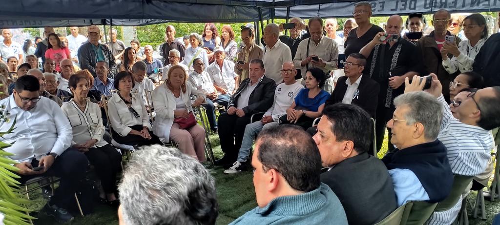 andreaparrad_'s tweet image. Los Acciondemocratista rendimos homenaje a ROMULO BETANCOURT, Padre de la Democracia de Venezuela y a JOSE VARGAS, Pdte. de la CTV por su fallecimiento. Democratas probo. lhttps://acrobat.adobe.com/id/urn:aaid:sc:VA6C2:13c7f2bf-3790-45d5-aeb6-682f68307783