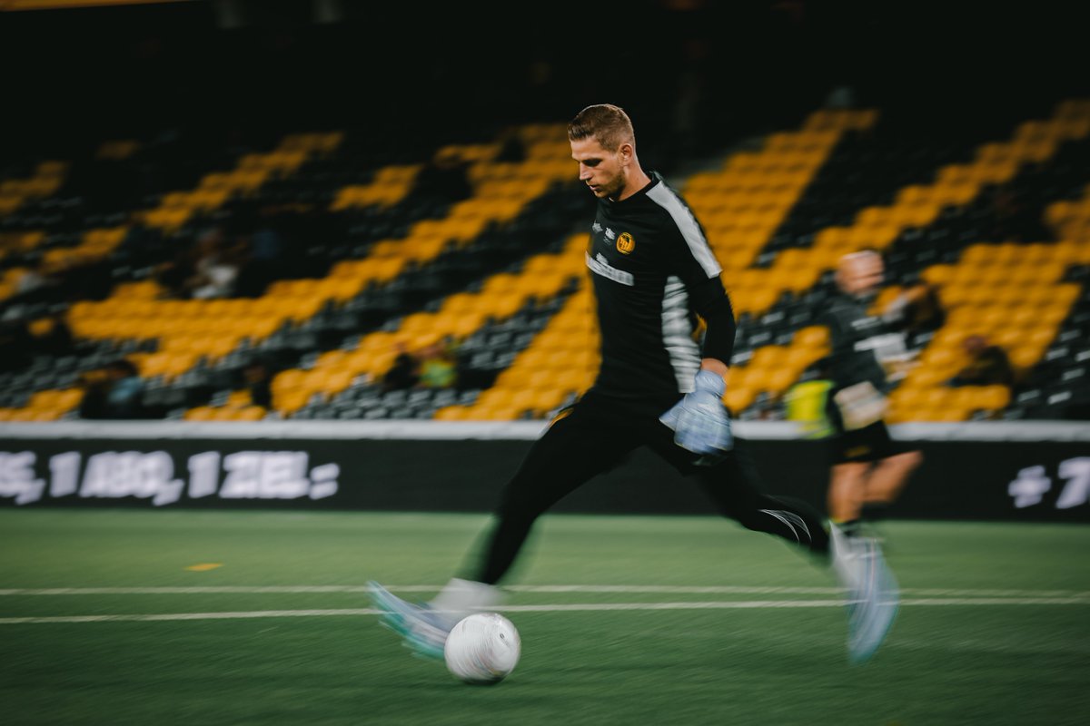 BSC_YB's tweet photo. 𝑾𝒂𝒓𝒎-𝒖𝒑 #YBGC 

#bscyb #ybforever https://t.co/Nyu964kazk