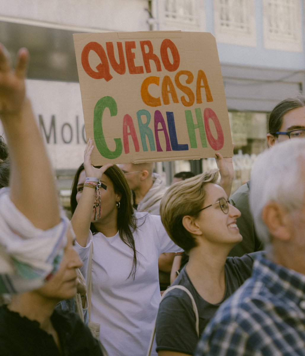 luisinhacf's tweet photo. Manifestação pela Habitação, Porto https://t.co/rp2YSCxVjS