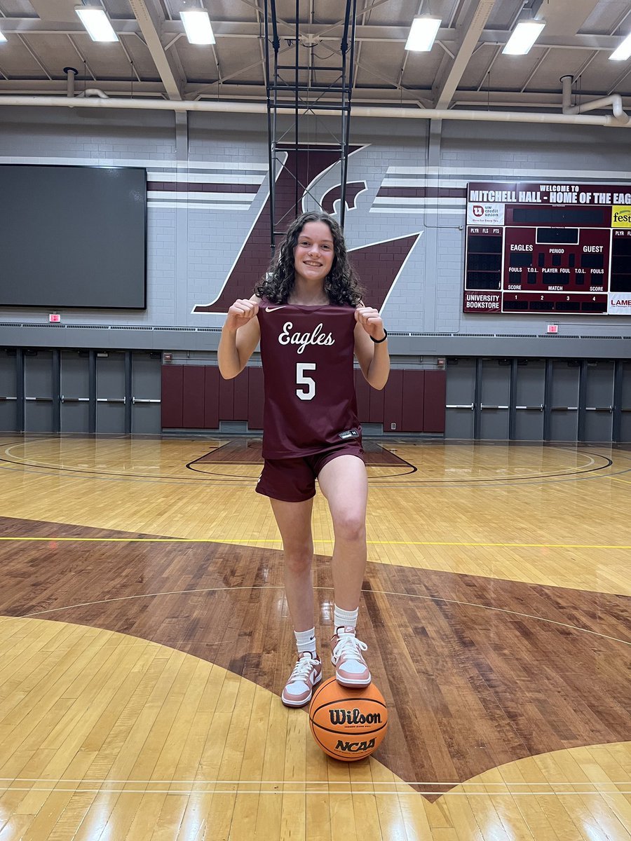Ellie Schiszik tweet media
