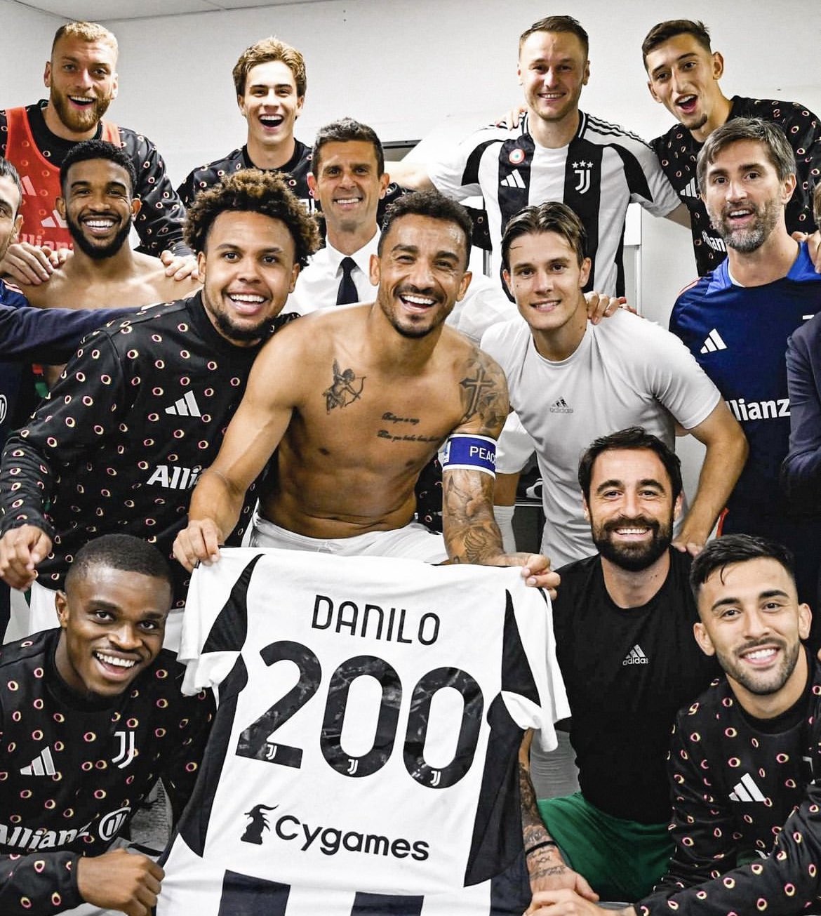 VecchiaSignora.com on X: "200 presenze per Danilo con la Juventus ©️  https://t.co/tBG9A8WY3d" / X