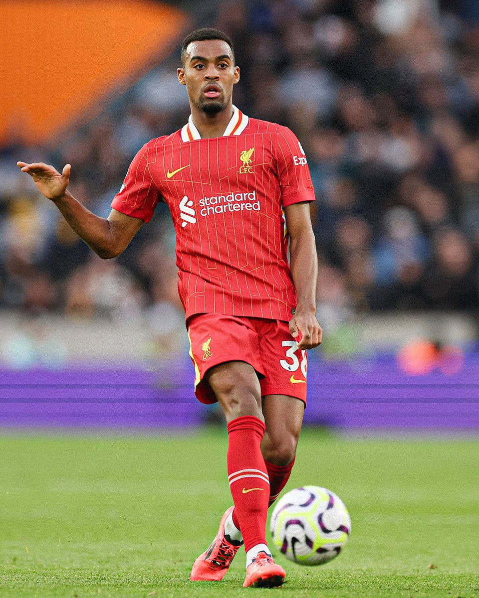 Þarf ekki að leggja inn meiri pening á Bayern ? Í hvaða heimi kostaði þessi bara 40 milljónir evra ? 😂😂😂