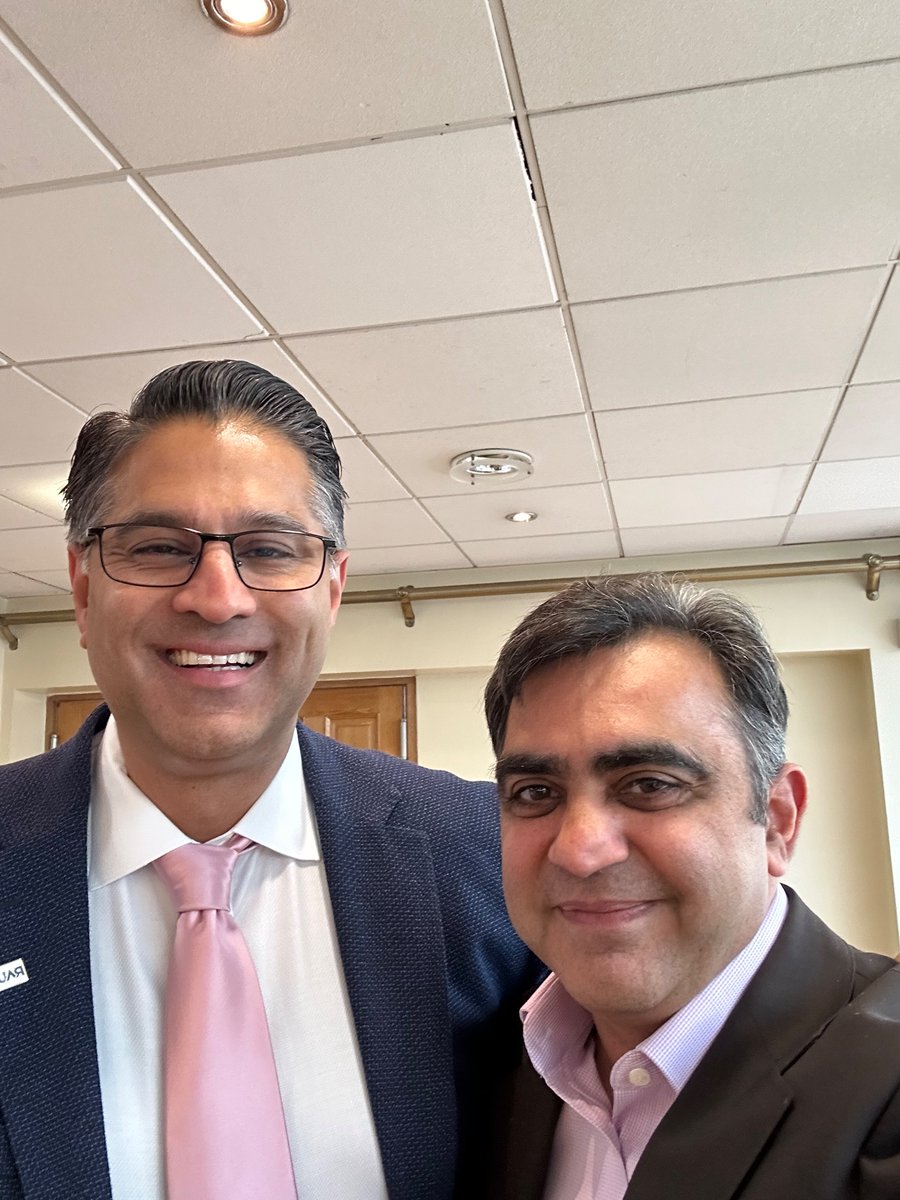 Finally met the <a href="/RegionalAnaesUK/">RA-UK</a>  guru <a href="/amit_pawa/">Dr Amit Pawa💉🎙️</a>  at the #BAOIA2024.  Use of AI  in RA on the rise brilliantly highlighted by the boss.
Thank you to the <a href="/BAOIA_News/">BAOIA</a> <a href="/BAOIA8/">BAOIA</a>  team for the invite for a really well organised study day.
Thank you as always <a href="/ashwani_doc/">Ashwani Gupta</a> <a href="/DrTuhinM/">Tuhin</a>