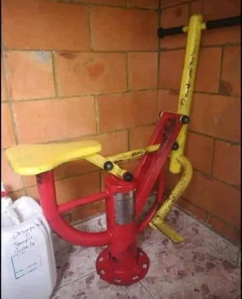 illmaticaa's tweet photo. de a poquito y con mucho esfuerzo voy armando mi propio gym en casa 🙏🏽 que los envidiosos sigan hablando nomás https://t.co/eKMMhiCGYq