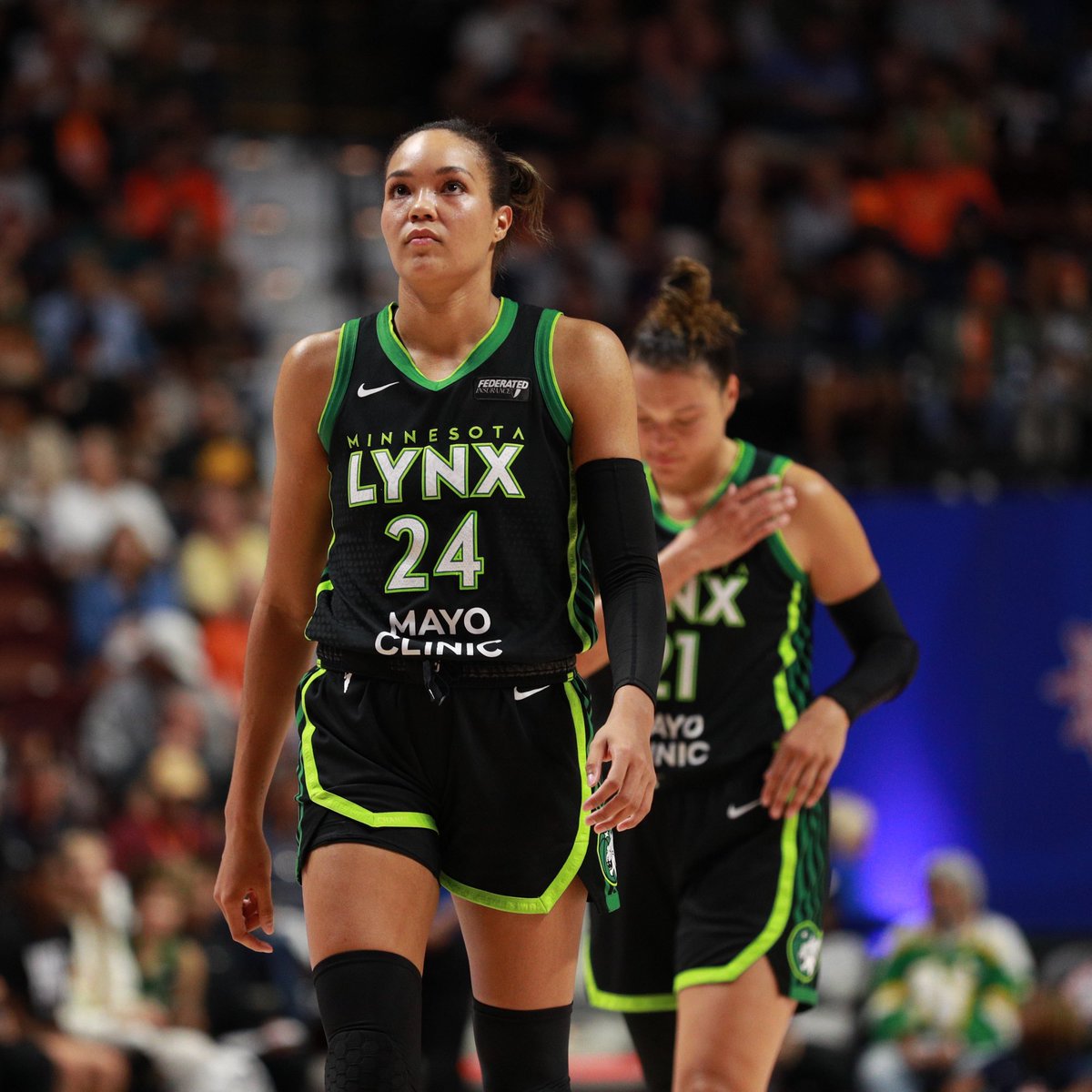 WNBA's tweet image. HEAVYWEIGHT CLASH 💥

The top 4 seeds are going to war in the Semi-Finals.

Who will inch closer to the title? Don’t miss the action tomorrow on ABC + ESPN starting at 3pm/ET 📺

#WNBAPlayoffs presented by @Google