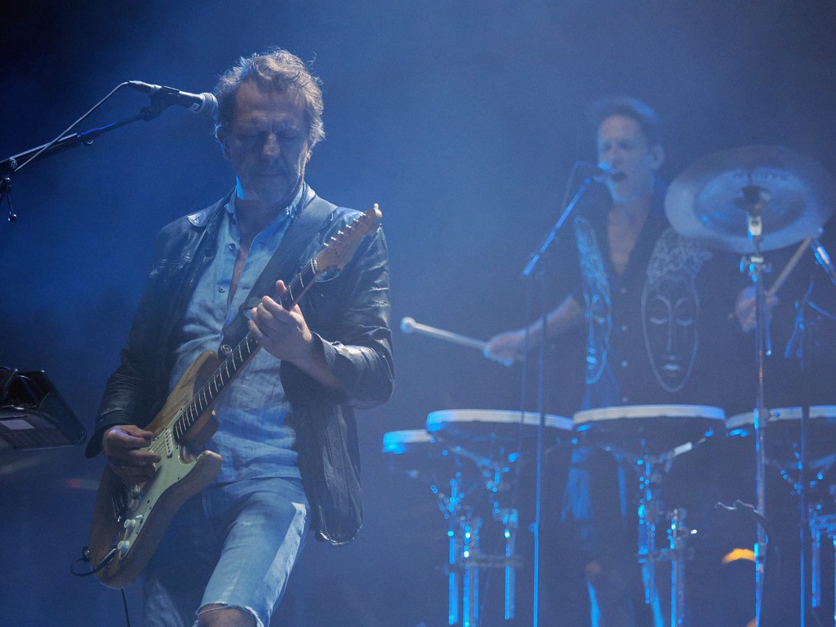 🖤 Volar, recitar, ascender, descender, electrizar, experimentar.

🌒dEUS en #VisorFest2024

📸 Luís Pérez Contreras

#UnFestivaldeconciertos