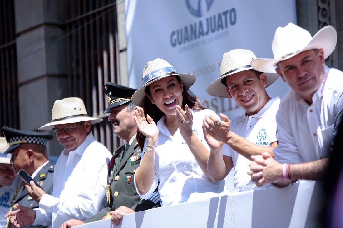 Participamos en el Desfile Cívico Militar en conmemoración de la Toma de la Alhóndiga de Granaditas.

Orgullosos de ser parte de este homenaje a nuestros héroes y nuestra historia. 🇲🇽

#SOP #GobiernoDeLaGente