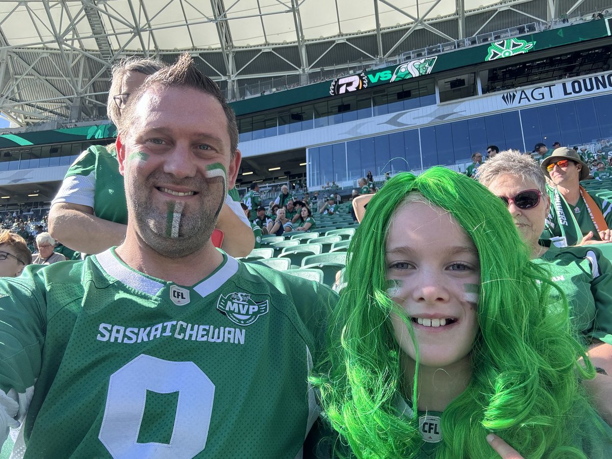 delmagei's tweet photo. Let’s go Riders!!  #Riderslive #Riders @sskroughriders https://t.co/i7tByRtI1Q